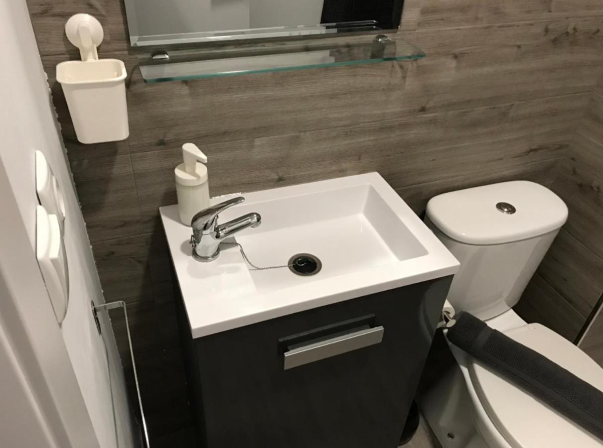 Pequeno Alojamiento Con Mini Piscina - No Climatizada فالنسيا المظهر الخارجي الصورة