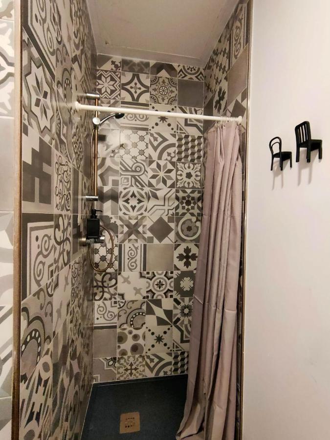Pequeno Alojamiento Con Mini Piscina - No Climatizada فالنسيا المظهر الخارجي الصورة